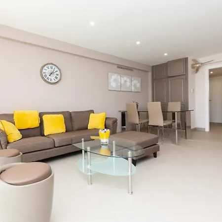 Apartment 2-br 2 Minutes From The Parking *