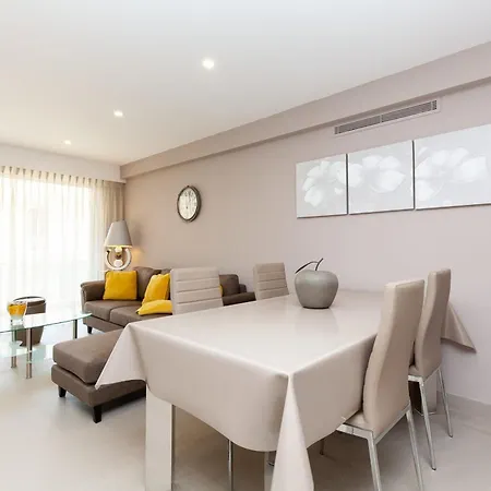 2-br 2 Minutes From The Parking