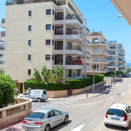 2-br 2 Minutes From The Parking Apartment *